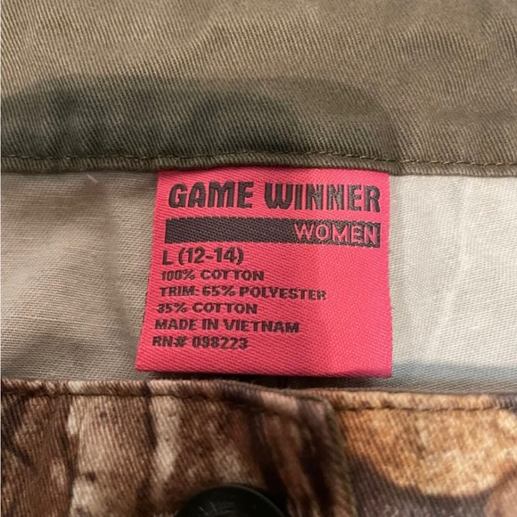 Game Winner Ladies Large Camo Pants, Excellent Condition real tree - Picture 2 of 6